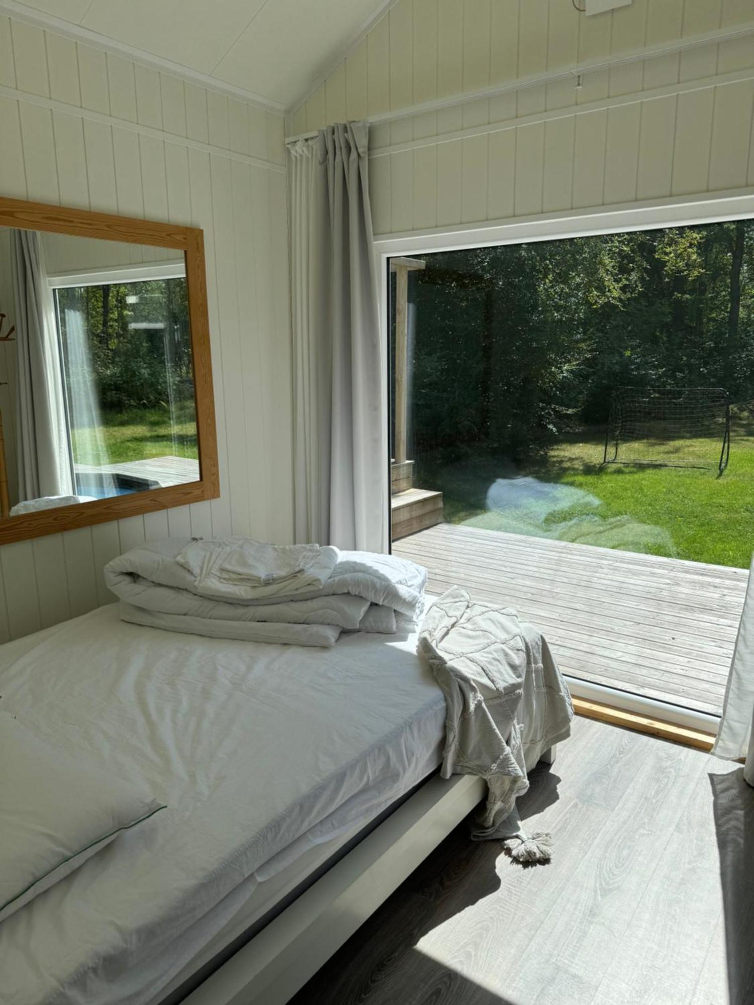 Cabin In The Forest With Spa Bath Västra Torup Exterior foto